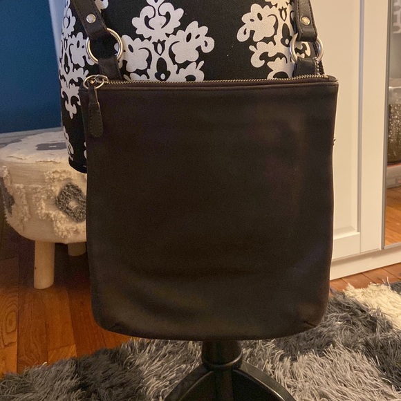 Vintage Coach EOC-9457
CHELSEA SLIM DARK Crossbody Leather - Picture 2 of 13